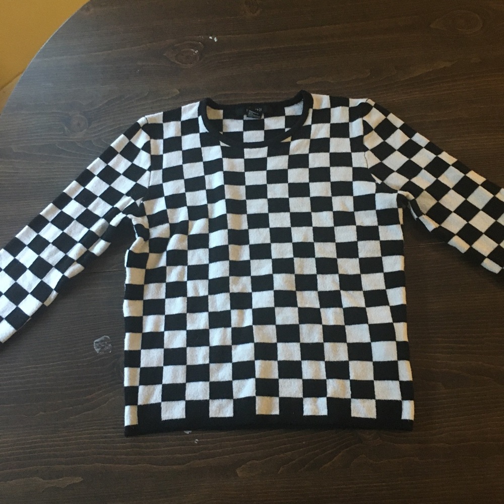 Women’s small Forever 21 checkered long sleeve tee